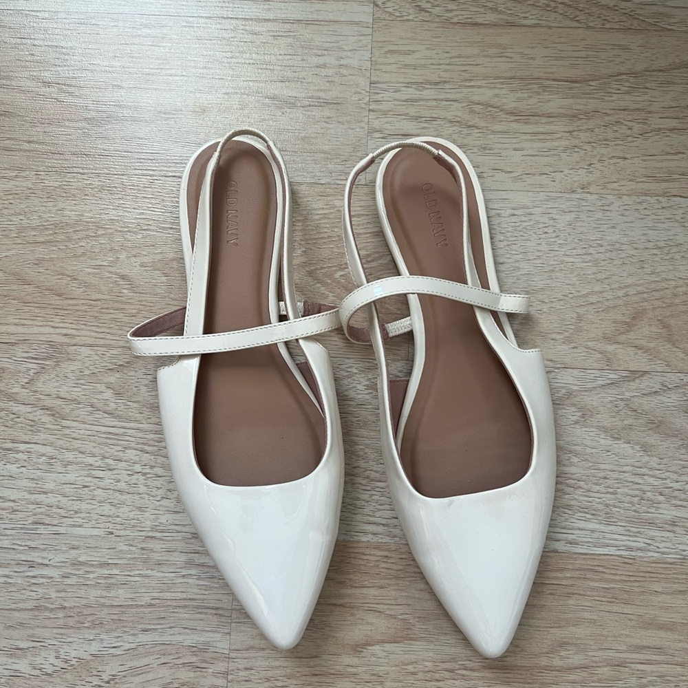 Old Navy Women's Patent Pointed-Toe Slingback Flats in Cream